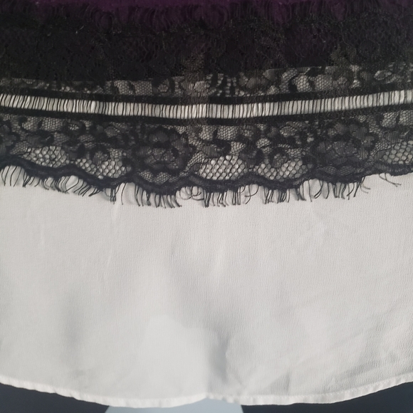 Elle Lace trim Top - Picture 3 of 4
